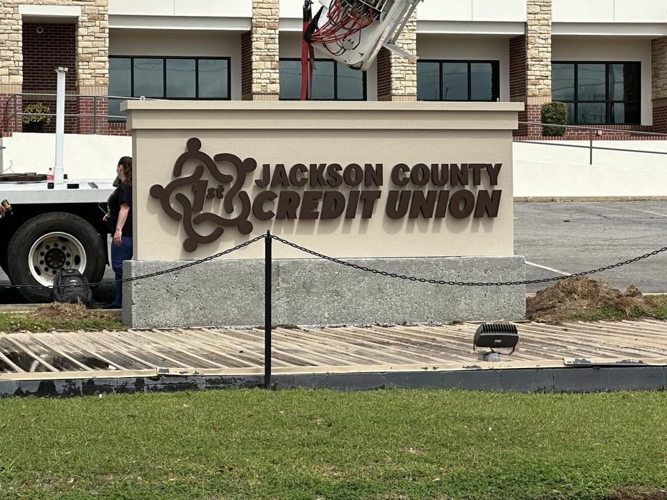 Jackson County Credit Union: Monument sign, install day