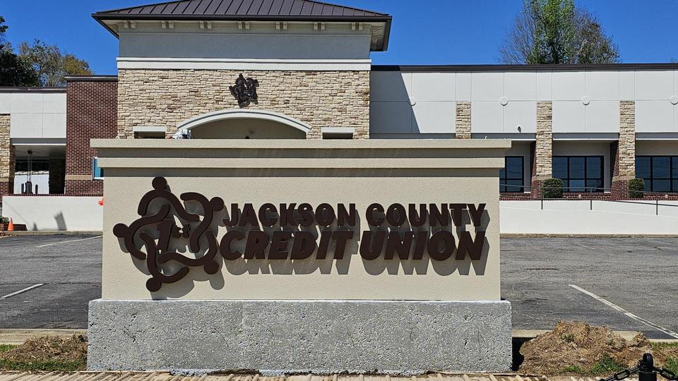 Jackson County Credit Union: Monument sign, installed